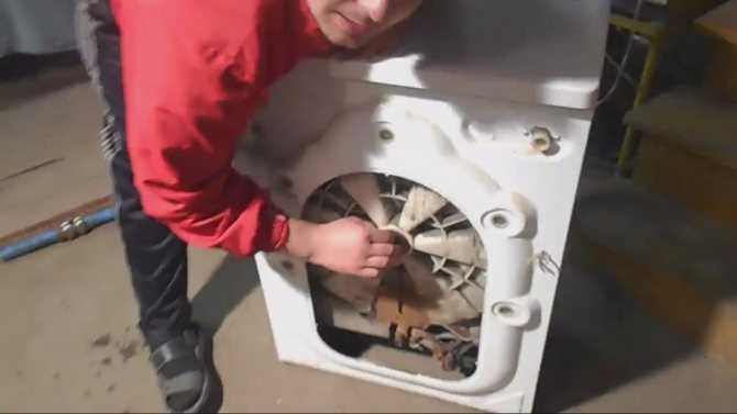 Не крутит барабан в стиральной машине электролюкс - причины неисправности стиралки electrolux, диагностика и способы устранения поломок