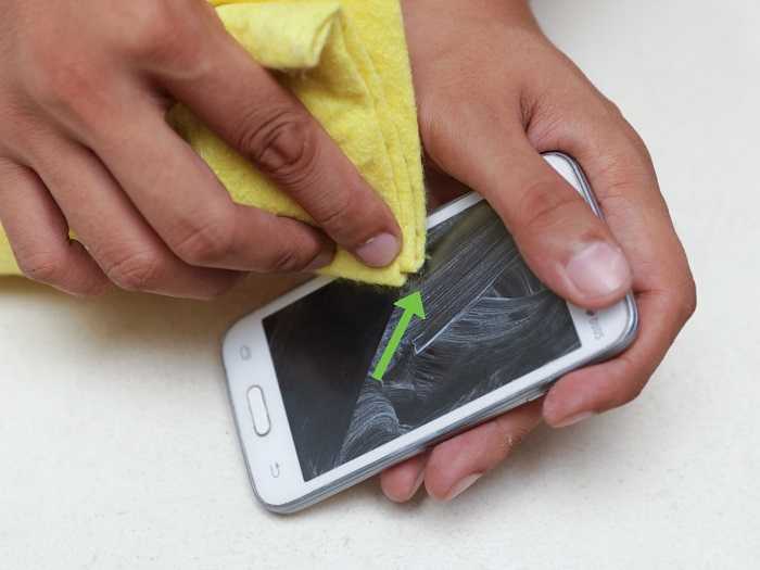 Как убрать царапины с экрана телефона в домашних условиях