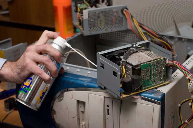 Как почистить вентилятор в ноутбуке от пыли: инструкция и фото