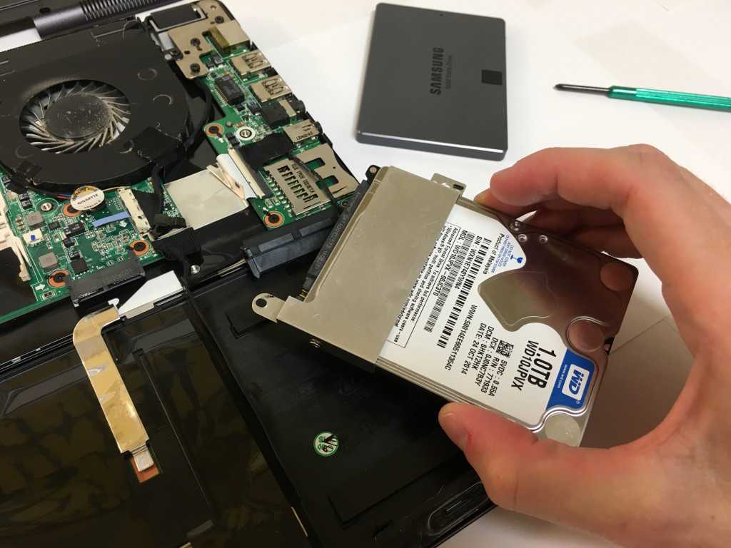 Как заменить жесткий диск на ноутбуке