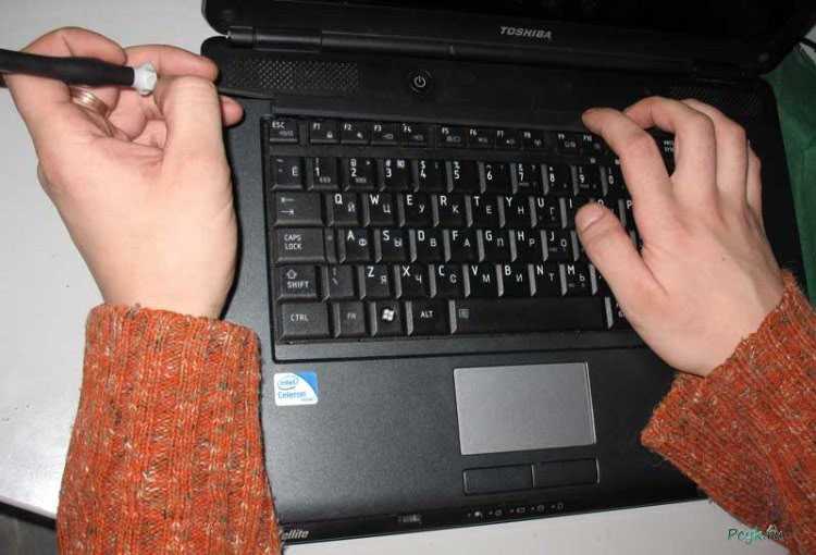 Как включить клавиатуру на ноутбуке samsung?