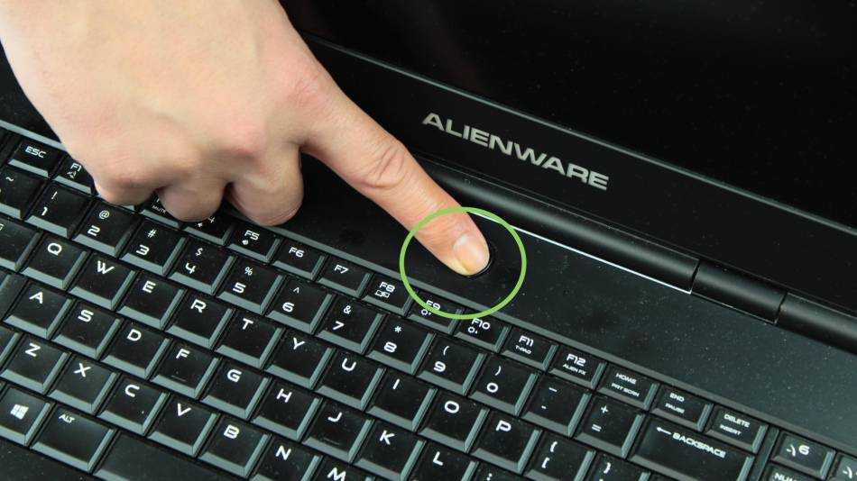 Как почистить клавиатуру на ноутбуке в домашних условиях от пыли, грязи и после залития: 5 способов