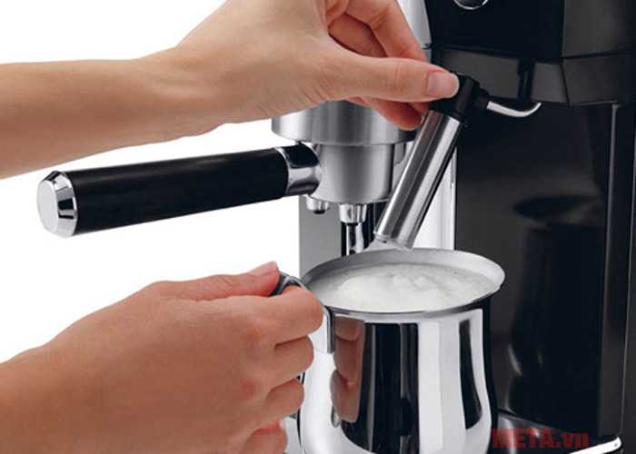 Как работает капучинатор в кофемашине: как почистить капучинатор
